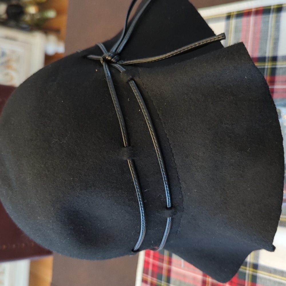 Nwt Italian hat